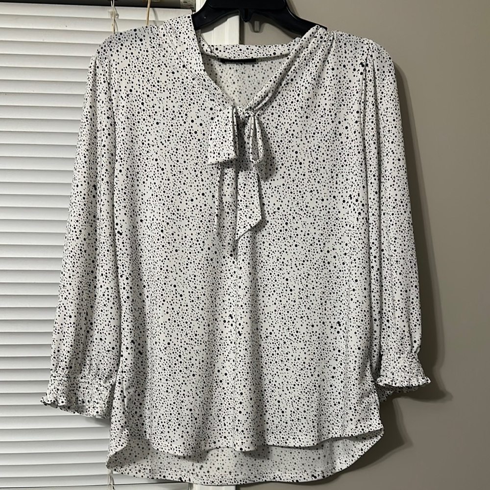 Adrianna Papell Black and Gray Tie Front Blouse